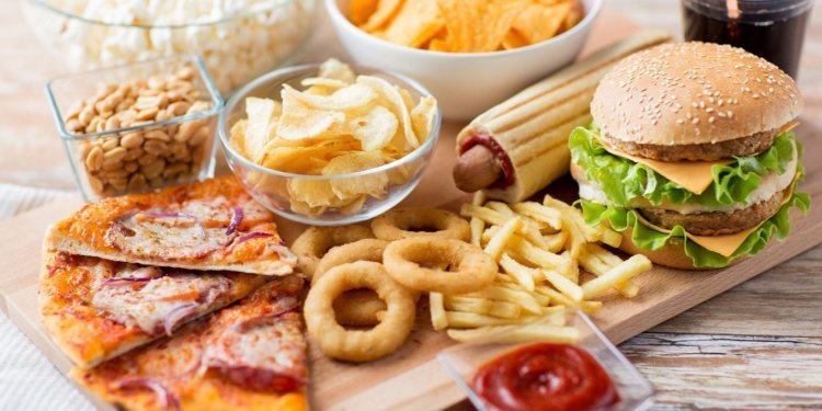 The 7 Best Fast Food Meals You Can Order on the Road, According to a Dietitian