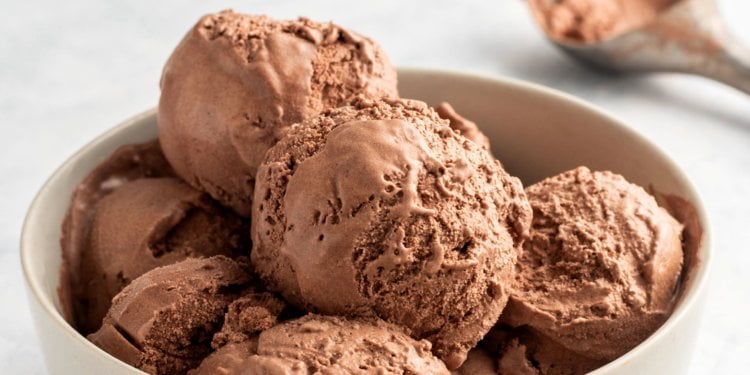 Here’s How To Get Free Halo Top Pops On National Ice Cream Day To Beat The Heat