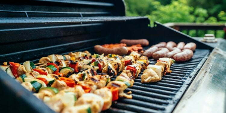 5 smoking-warm grill deals for the 4th of July