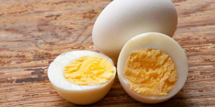 Indian Cooking Hacks: Easy Tips To Remove Egg Yolk From Egg Whites (Video)